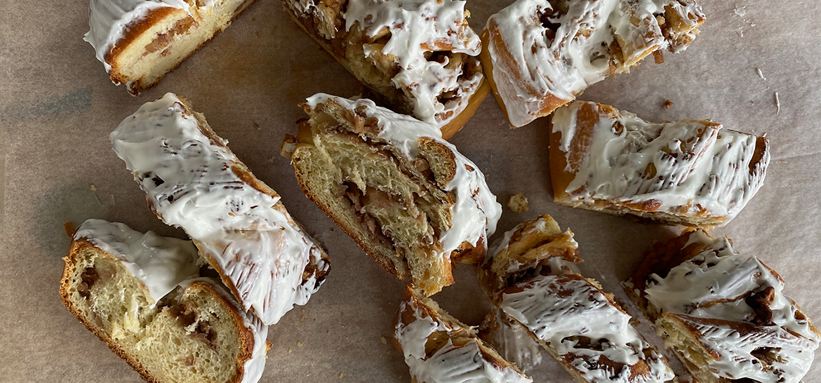 ELMALI TARÇINLI ÇÖREK — 1