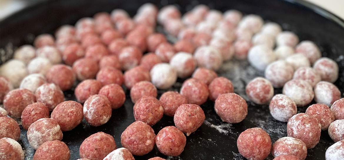 DOMATES SOSLU SULU KÖFTE — 1