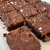 FISTIK EZMELİ BROWNIE