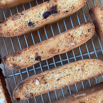 KIZILCIK KURUSU VE BADEMLİ BISCOTTI