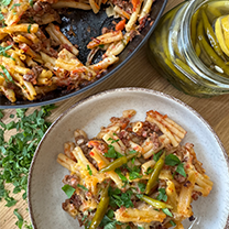 KIYMALI MAKARNA GÜVECİ