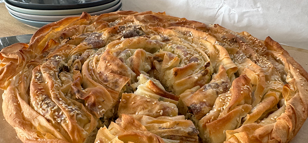 4 PEYNİRLİ BÖREK — 1