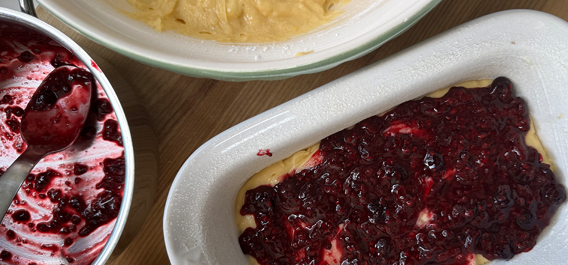 ORMAN MEYVELİ SOS DOLGULU KEK — 1