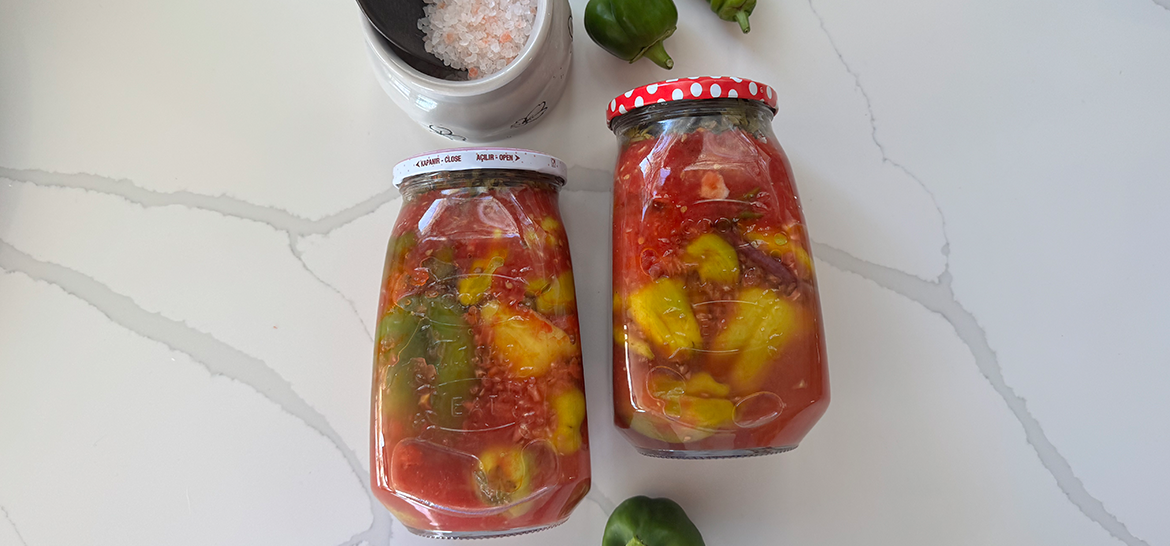 DOMATES SOSLU BİBER TURŞUSU — 1