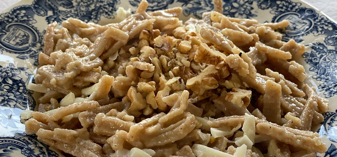 KARAKILÇIK UNLU ERİŞTE (TULUM PEYNİRİ VE CEVİZLİ) — 1